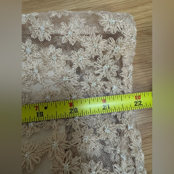 Noralee Mara Dress – Antique Daisy Champagne – Size 10 Girl - Picture 10 of 12